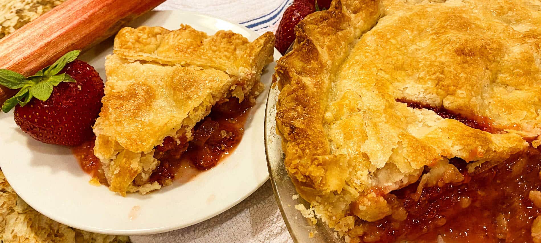 strawberry rhubarb pie